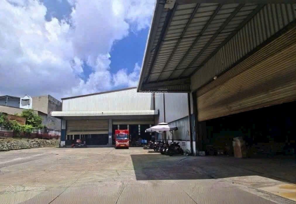 Cho thuê nhà xưởng tại thuận an, gần kcn sóng thần 2  dt 4050m2/333 triệu