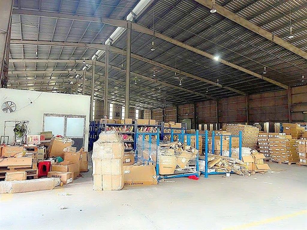 Cho thuê nhà xưởng tại thuận an, gần kcn sóng thần 2  dt 4050m2/333 triệu