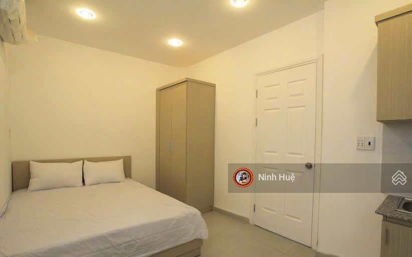 Phú nhuận  1 sẹc trường sa, hxh tránh, thang máy, chdv dòng tiền 90tr/tháng giá 19,5 tỷ