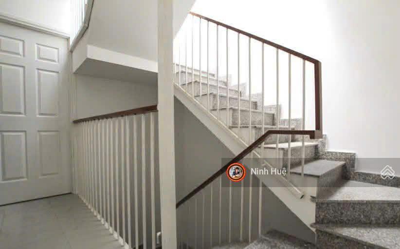 Phú nhuận  1 sẹc trường sa, hxh tránh, thang máy, chdv dòng tiền 90tr/tháng giá 19,5 tỷ