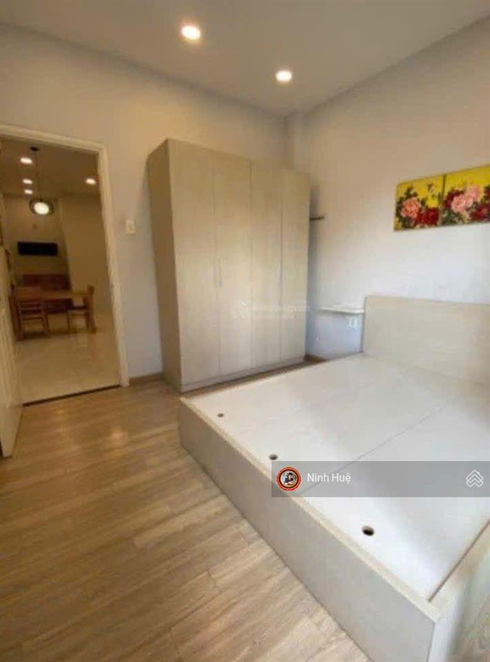 Quận 1 cc phố tây bùi bùi viện 2pn 61m tặng nội thất tầng thấp giá 5,25tỷ.