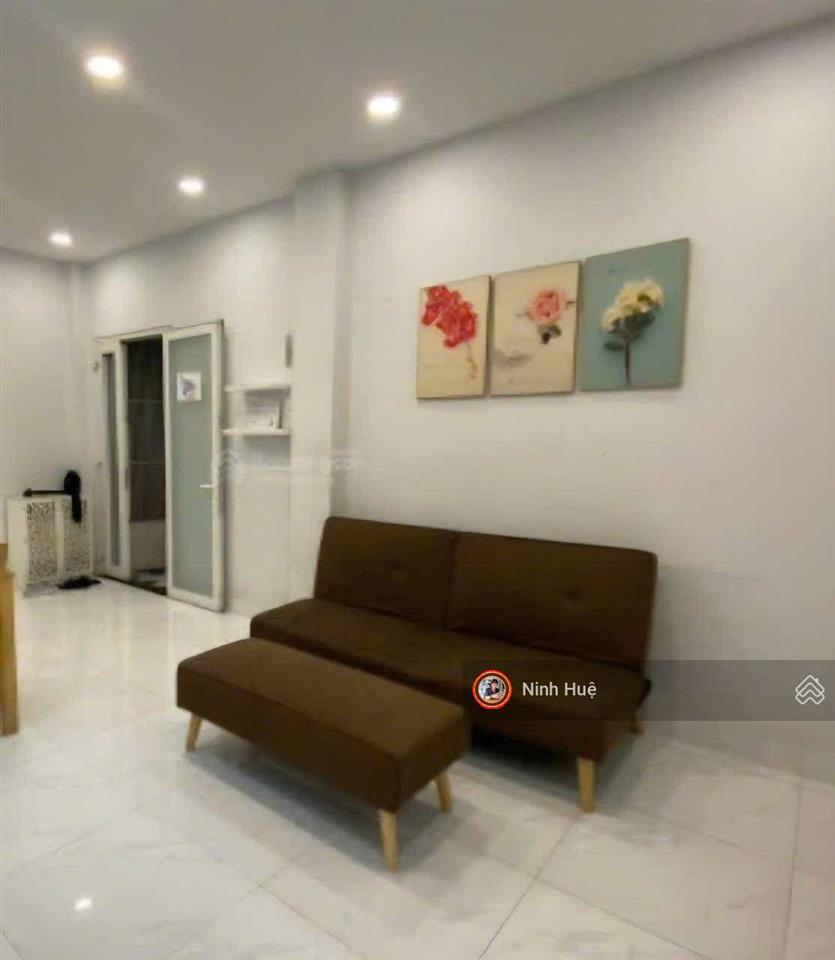 Quận 1 cc phố tây bùi bùi viện 2pn 61m tặng nội thất tầng thấp giá 5,25tỷ.