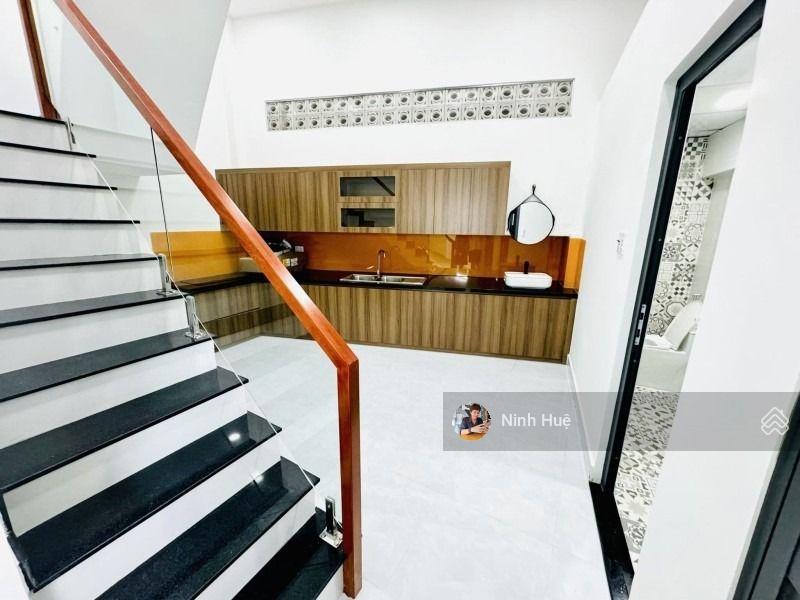 Cmt8  quận 10  bán nhà 4 tầng btct  95m2 sử dụng  giá 8,9 tỷ