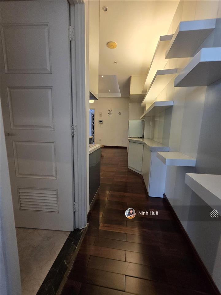 Quận 1 cc tầng thấp full nội thất, shr, giá 4,3tỷ.