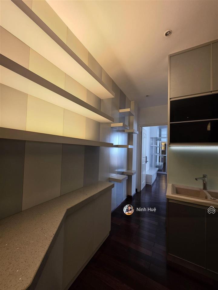 Quận 1 cc tầng thấp full nội thất, shr, giá 4,3tỷ.