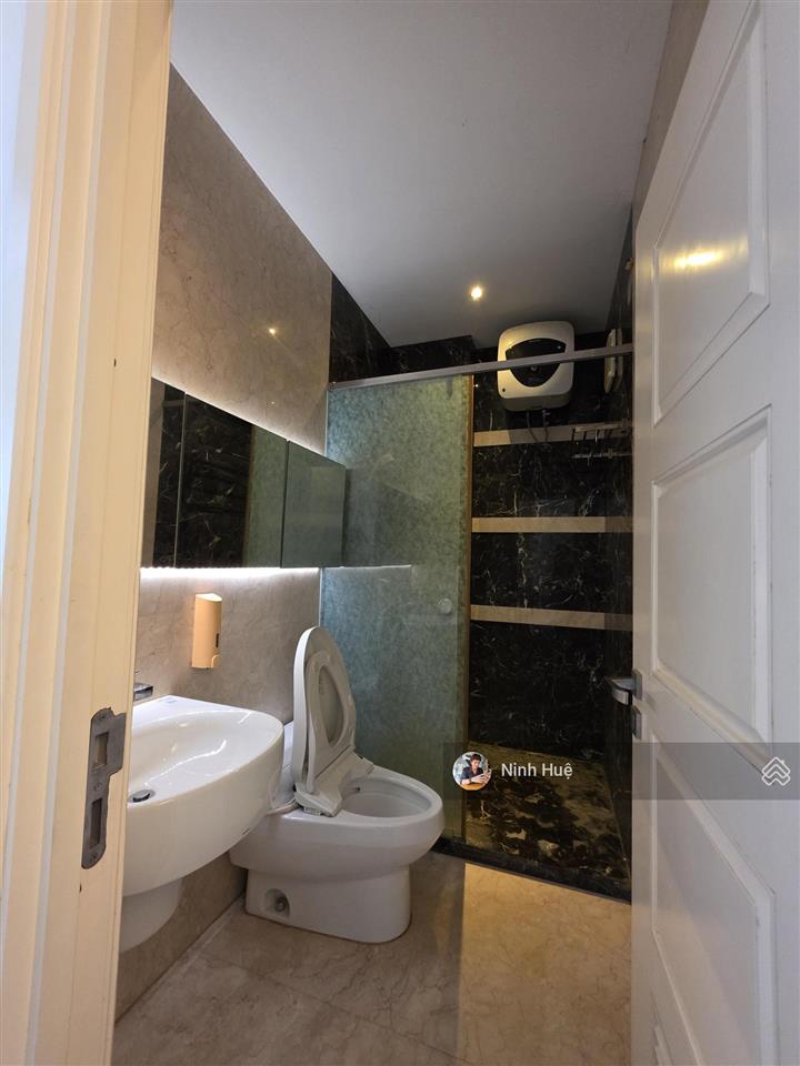 Quận 1 cc tầng thấp full nội thất, shr, giá 4,3tỷ.