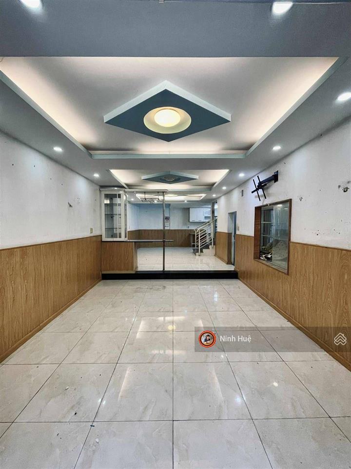 Cmt8 bán nhà hxt nở hậu 60m2 giá 9,39tỷ