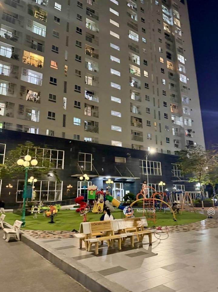 Quận 8  cc tara residence 78m căn góc 2pn tặng nội thất view công viên giá 4,4 tỷ.