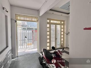 Nhà cmt8  trung tâm  thuê khoán 24tr/tháng  ngang 5,3m nở hậu giá 9,2 tỷ
