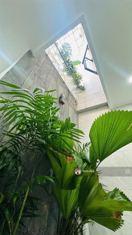 Bán nhà cộng hòa  hxh  90m2  btct kiên cố giá 12,3 tỷ