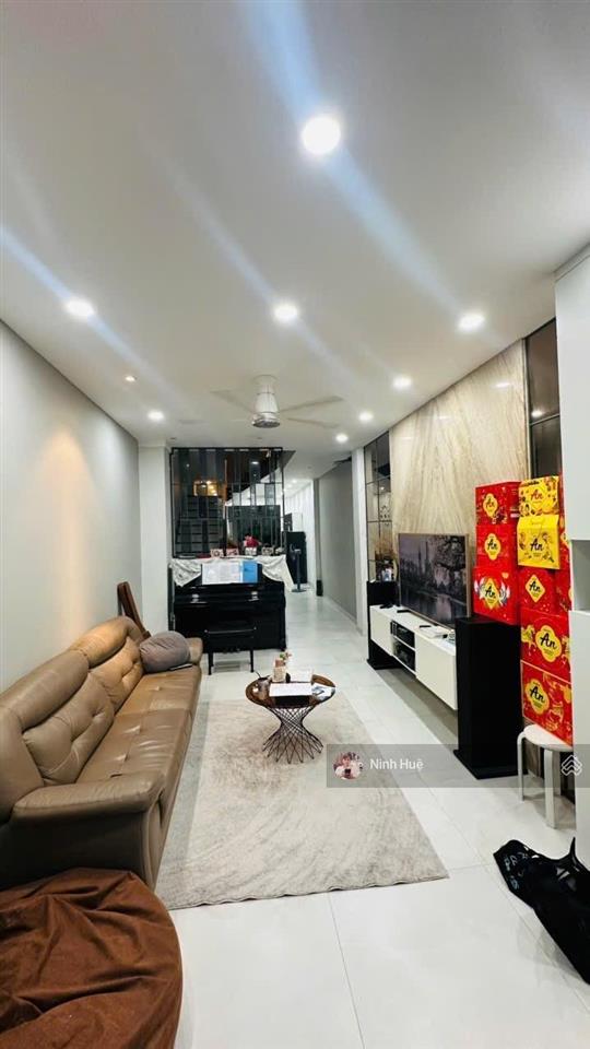 Bán nhà cộng hòa  hxh  90m2  btct kiên cố giá 12,3 tỷ