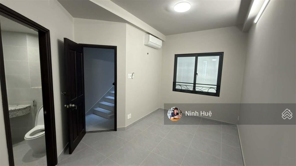 Bán nhà vị trí siêu đẹp  sân bay  công viên  bv tâm anh 3 phút  hxh tránh  dân trí giá 12,3 tỷ