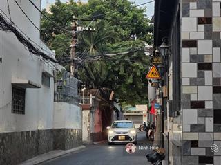 Nhà hxh sát mặt tiền  btct 4 tầng đẹp sân bay 5 phút giá 9,9tỷ.