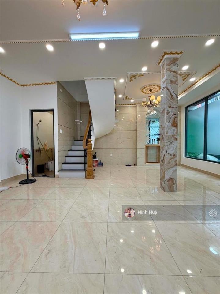 Mặt tiền hẻm kinh doanhsát cư xá đồng tiến thành thái 5tầng giá 11 tỷ.