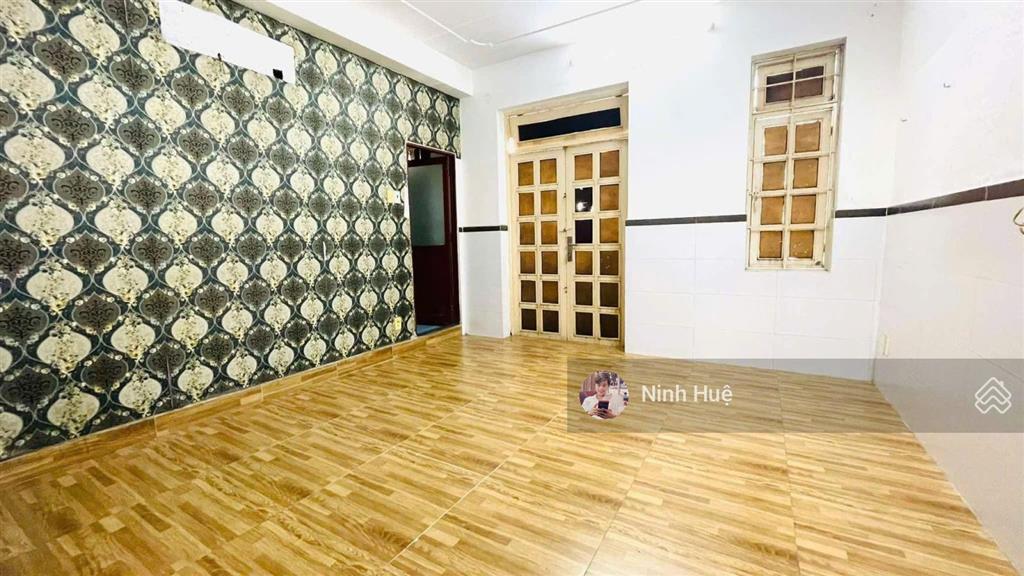Bán nhà mt hẻm 10m lê hồng phong ngang 5,3m 5 tầng btctgiá 18tỷ.