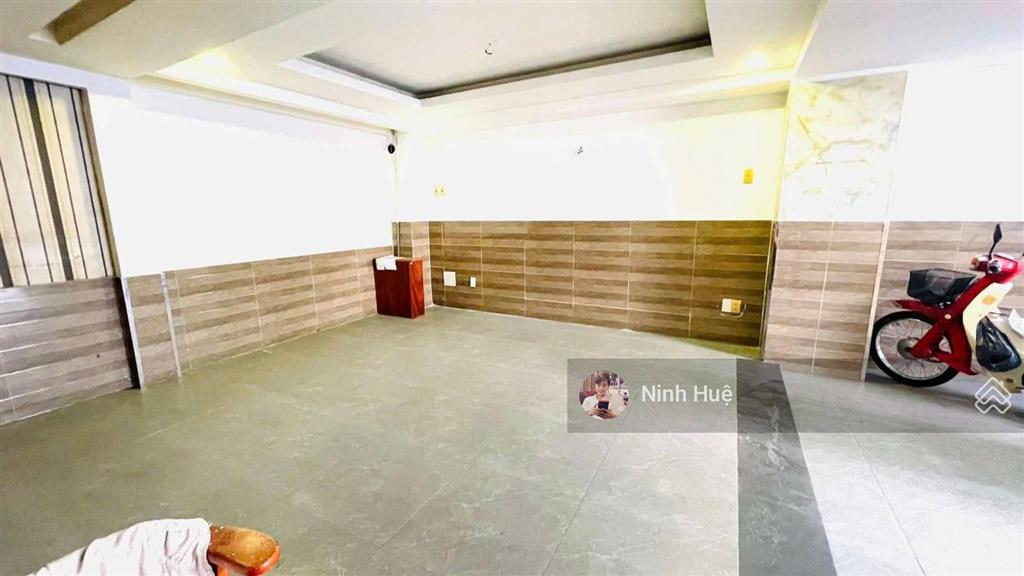 Bán nhà mt hẻm 10m lê hồng phong ngang 5,3m 5 tầng btctgiá 18tỷ.