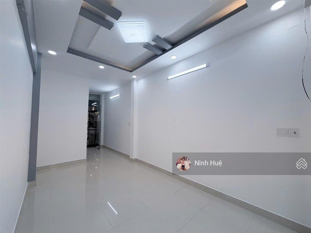 Quận 10 hẻm xe tải 1sẹc tô hiến thành 60m 5tầng btct mới giá chỉ 12,2tỷ.
