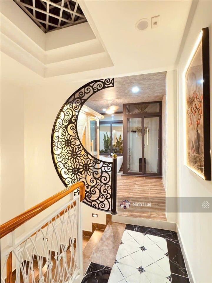 Nhà đẹp mới khu dân trí đáng sống tại phú nhuận 5 tầng oto thông tứ tung giá chỉ 12,85tỷ.