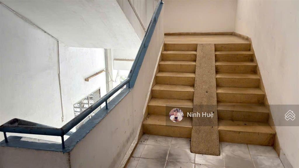 Phú nhuận chung cư hồ văn huê, 51m2, thang bộ  sạch  thoáng giá 3,65 tỷ (1161)