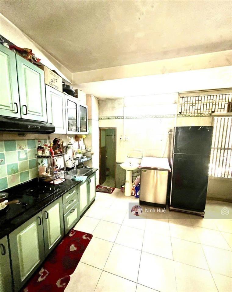 1 sẹc đường 3/2  hẻm 5m  nhà 44m  nở hậu nhé giá 7,49 tỷ.(6039)