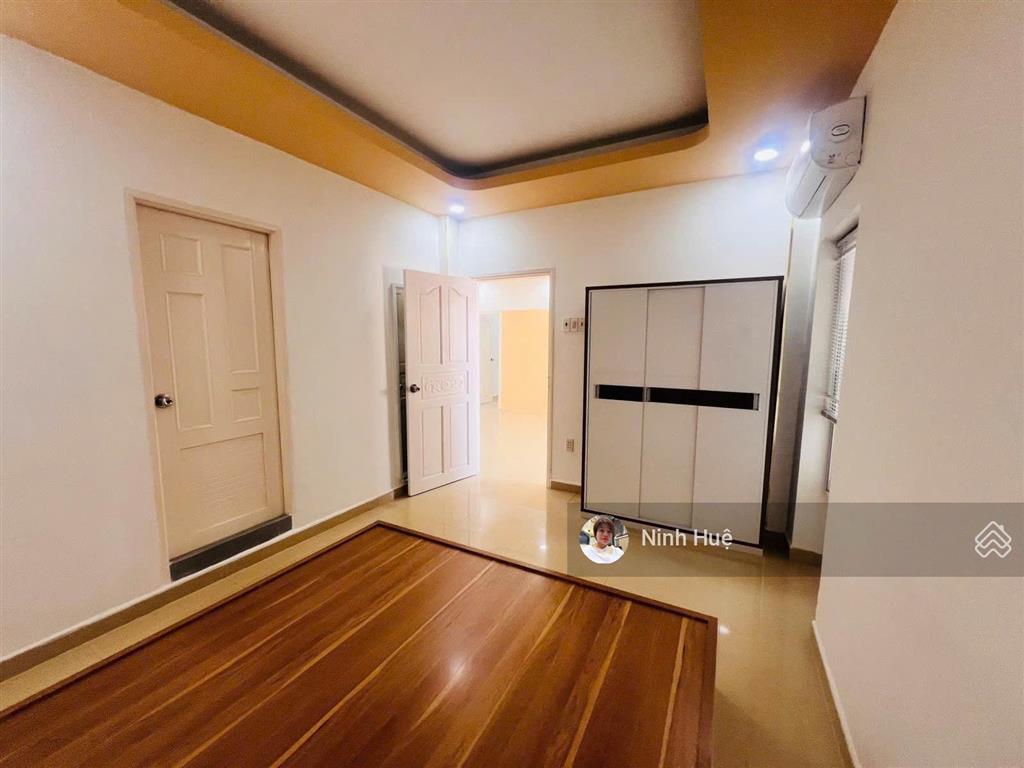 Bình thạnh chung cư phan văn trị  57m  2pn  căn góc  shr  giá 3,52 tỷ.
