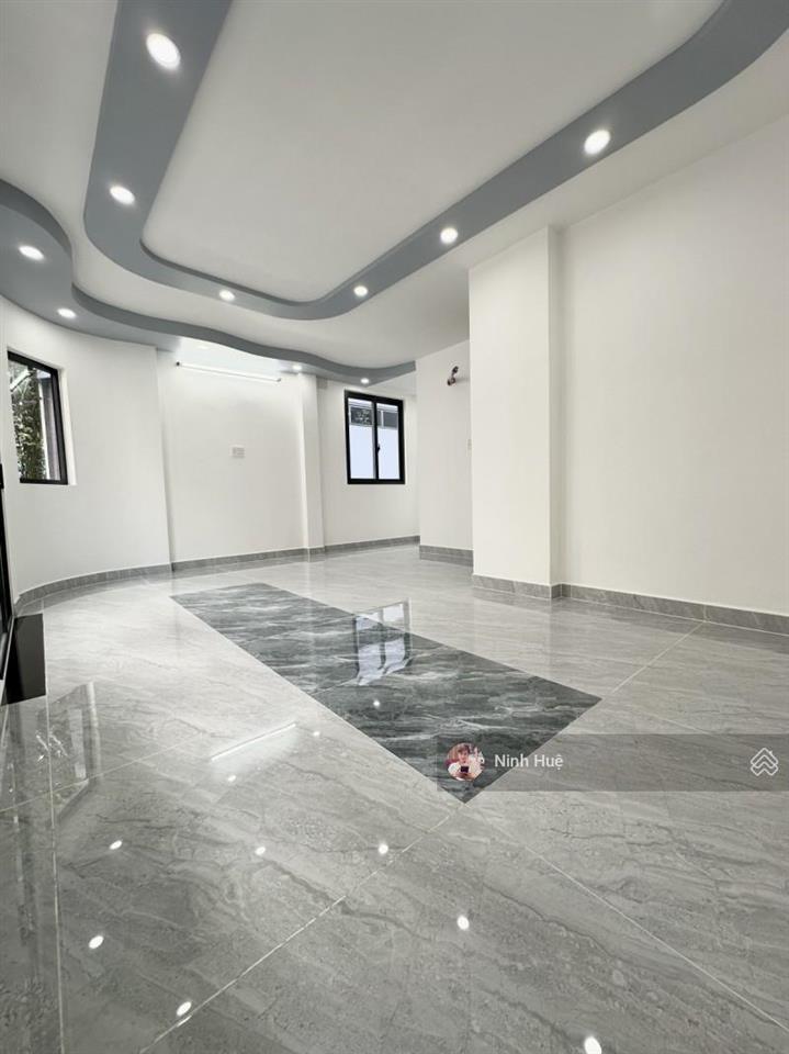 8,2 tỷ nhà 52m2, mới 5 tầng btct  trần quang diệu  thoáng