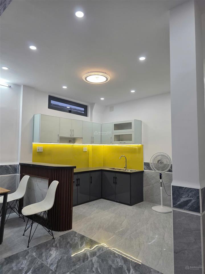 8,2 tỷ nhà 52m2, mới 5 tầng btct  trần quang diệu  thoáng