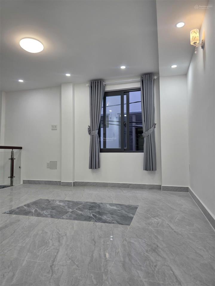8,2 tỷ nhà 52m2, mới 5 tầng btct  trần quang diệu  thoáng