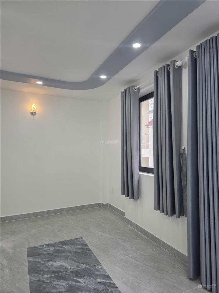 8,2 tỷ nhà 52m2, mới 5 tầng btct  trần quang diệu  thoáng