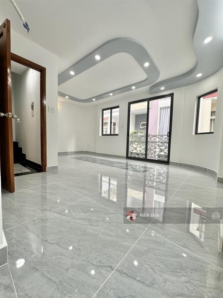 8,2 tỷ nhà 52m2, mới 5 tầng btct  trần quang diệu  thoáng