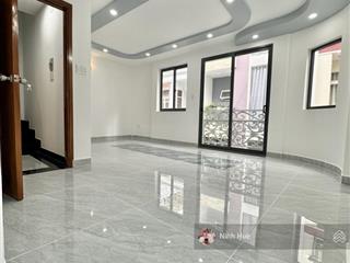 8,2 tỷ nhà 52m2, mới 5 tầng btct  trần quang diệu  thoáng