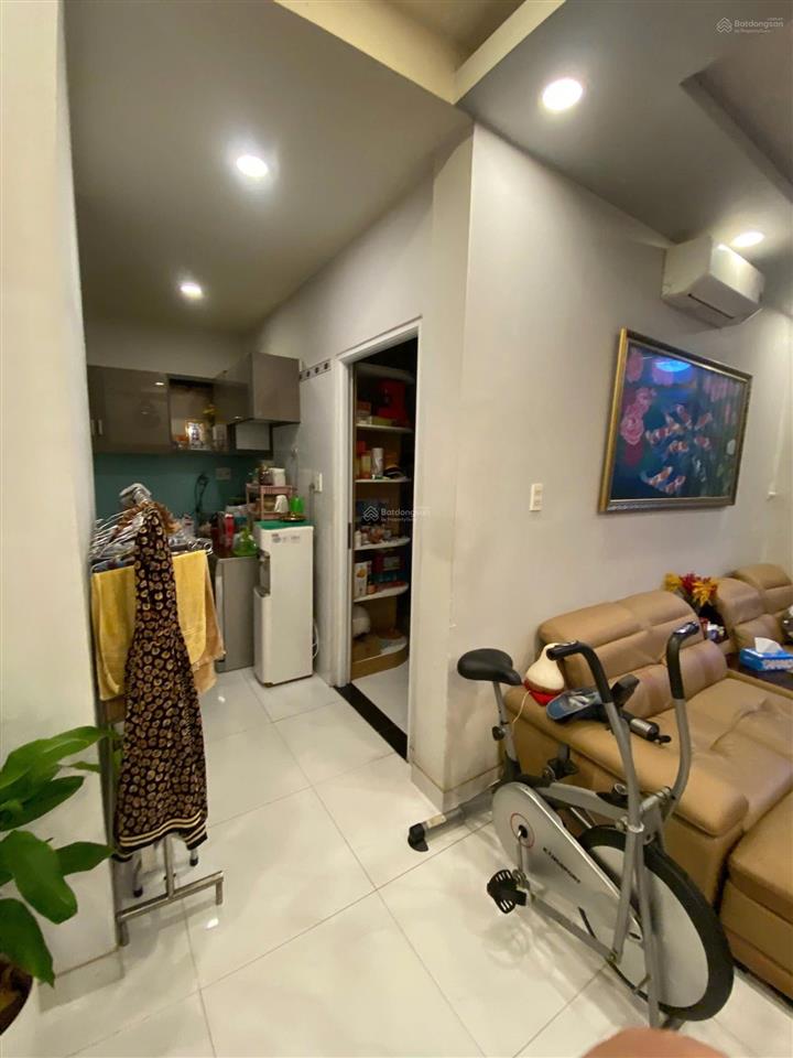 3,2 tỷ  chung cư hùng vương  đối diện trường đhyd, đh tdtt, tầng thấp  60m  2pn