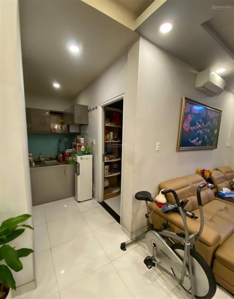 3,2 tỷ  chung cư hùng vương  đối diện trường đhyd, đh tdtt, tầng thấp  60m  2pn