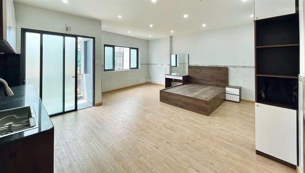 Quận 10  căn hộ ngang hiếm (6,3m)  sẵn dòng tiền  7pn  sát mặt tiền (6029)