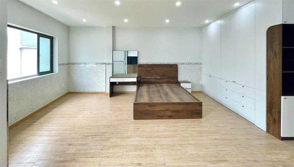 Quận 10  căn hộ ngang hiếm (6,3m)  sẵn dòng tiền  7pn  sát mặt tiền (6029)