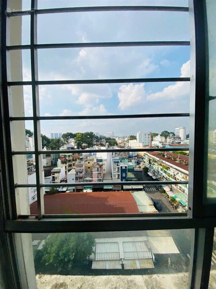 Q10  cao ốc ngô gia tự, 62m lô góc  2pn  sổ hồng riêng
giá 3,5 tỷ