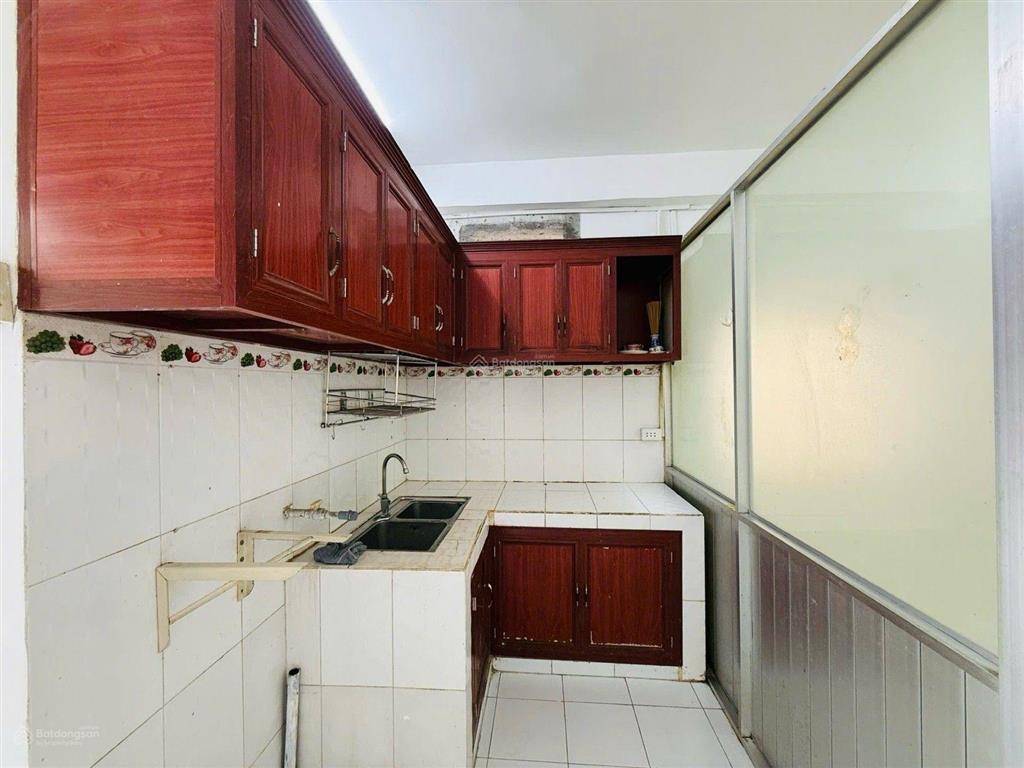 Quận 1cc lý văn phức 45m 2pn thang bộ
giá 3tỷ.