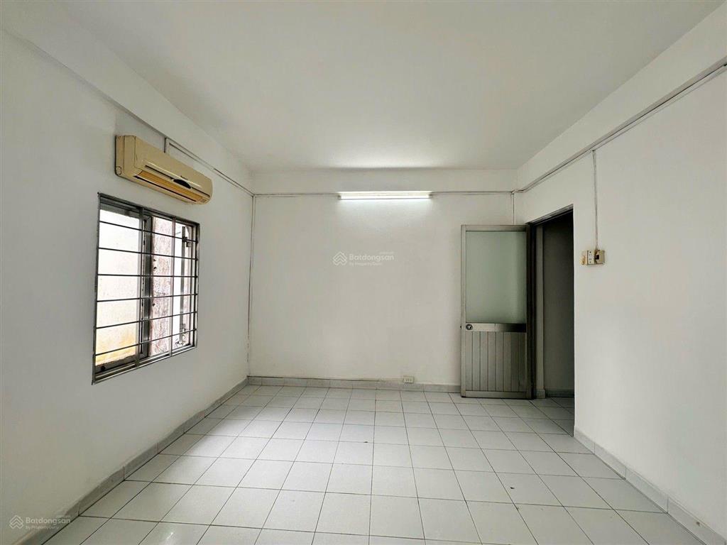 Quận 1cc lý văn phức 45m 2pn thang bộ
giá 3tỷ.