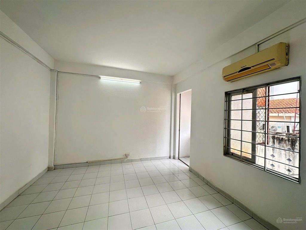 Quận 1cc lý văn phức 45m 2pn thang bộ
giá 3tỷ.
