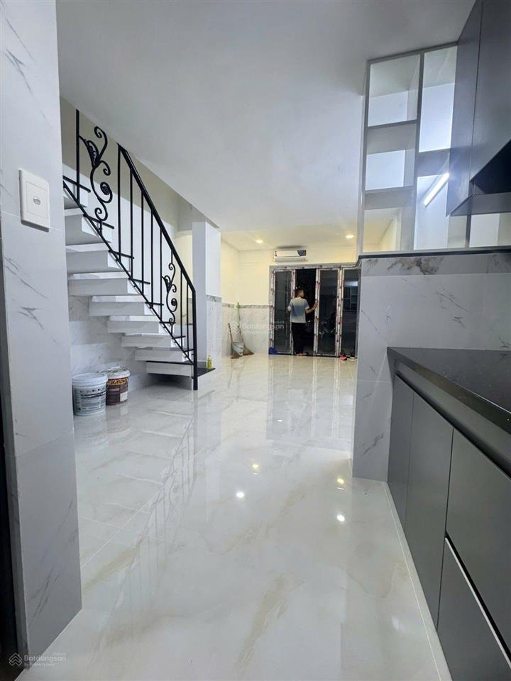 Tân phú trệt cư xá độc lập 60m có lửng giá 3.5 tỷ