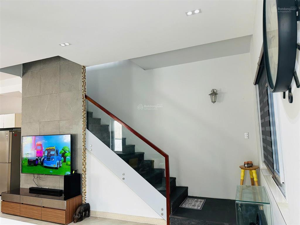 Cho thuê bt đẹp xuất sắc tại melosa garden, 25 triệu, 144m2