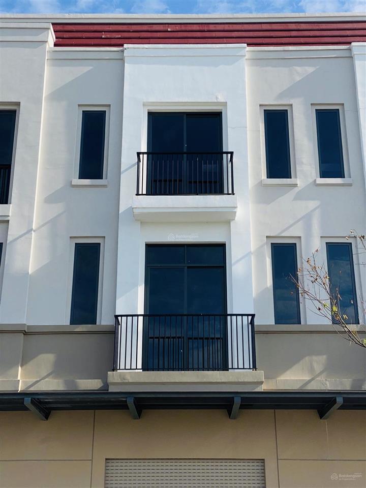 Nhà phố thương mại trung tâm long xuyên