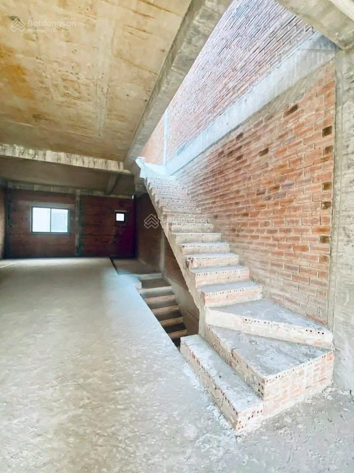 Nhà phố thương mại trung tâm long xuyên