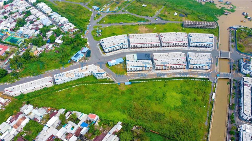 Nhà phố thương mại trung tâm long xuyên