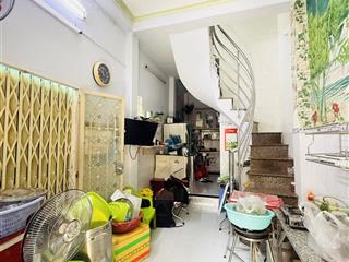 Dương bá trạc q8 cách q1 chỉ cây cầu  3 tầng btct hoàn công  4pn 3 wc  hẻm thông.