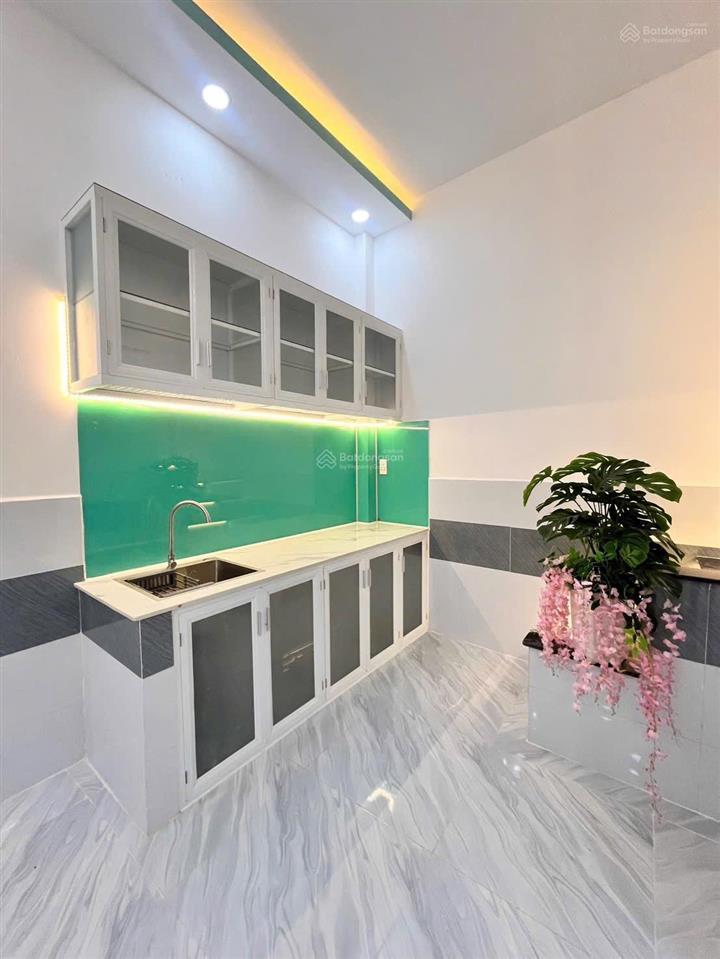 Nhà hẻm xe hơi âu dương lân q8  cách aeon mall 500m  3.5 x 8.25 dtsd 34.3m