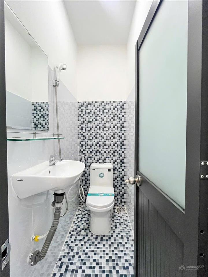 Nhà hẻm xe hơi âu dương lân q8  cách aeon mall 500m  3.5 x 8.25 dtsd 34.3m