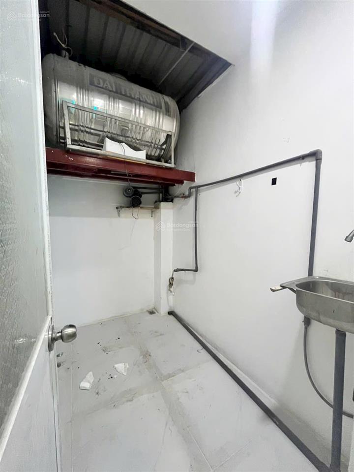 Tạ quang bửu q8 cách mặt tiền 3 căn  nhà 3 tầng giá tốt