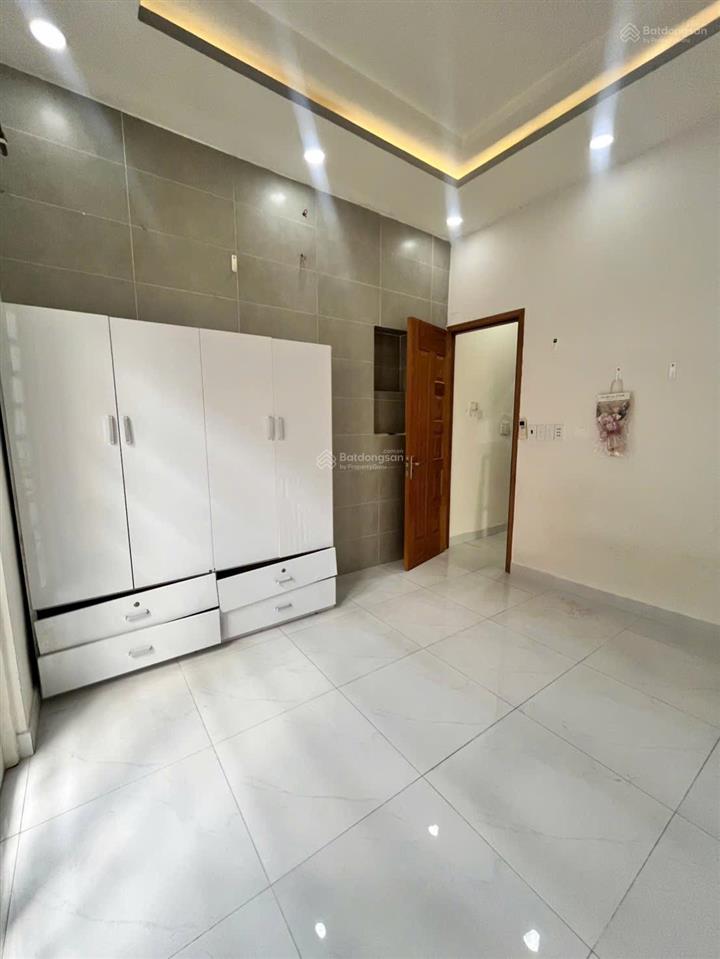 Tạ quang bửu q8 cách mặt tiền 3 căn  nhà 3 tầng giá tốt