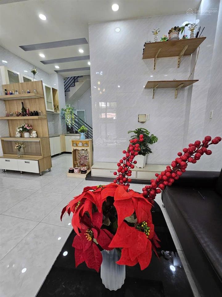 Bùi minh trực quận 8 dtsd 77.6m  2pn 2wc ban công  full nội thất